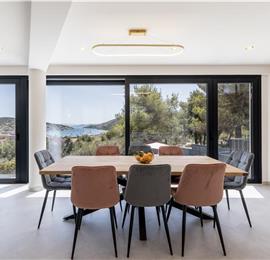 4 bedroom villa with heated pool and sea view in Vinišće, sleeps 8